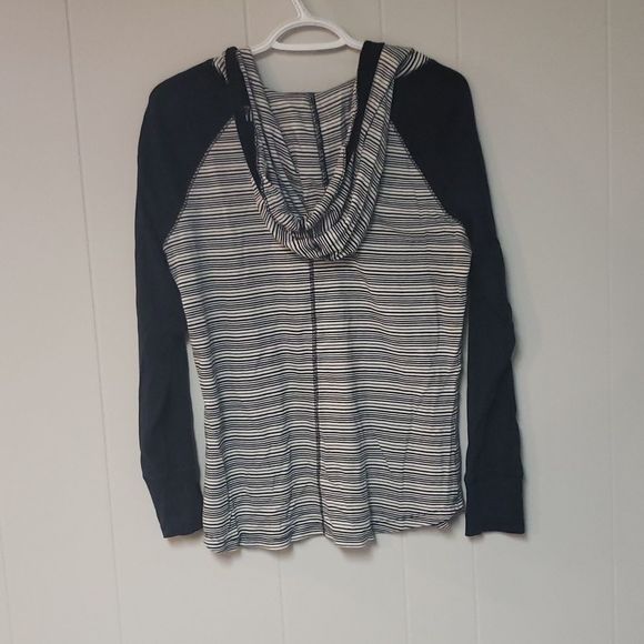 3 for $25 Natural Reflections hooded long sleeve t-shirt Large - Picture 5 of 5